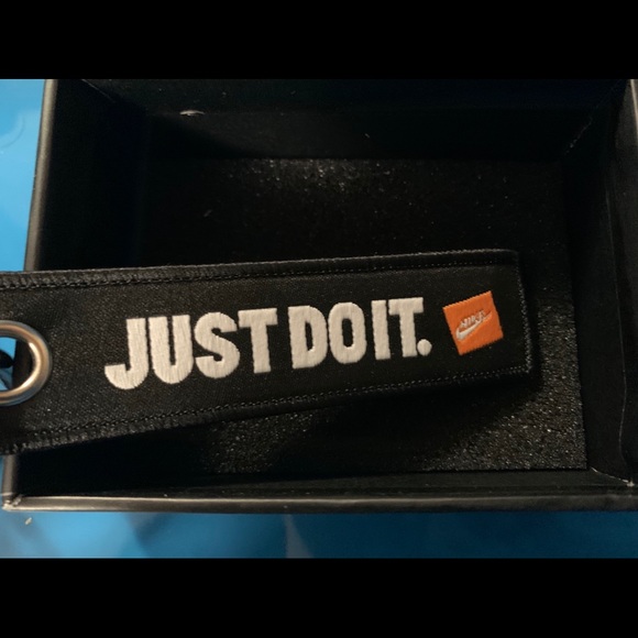 AirPod Case - Picture 5 of 8